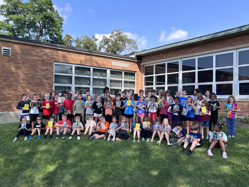 Group photo of Mark Twain Dictionary Donation